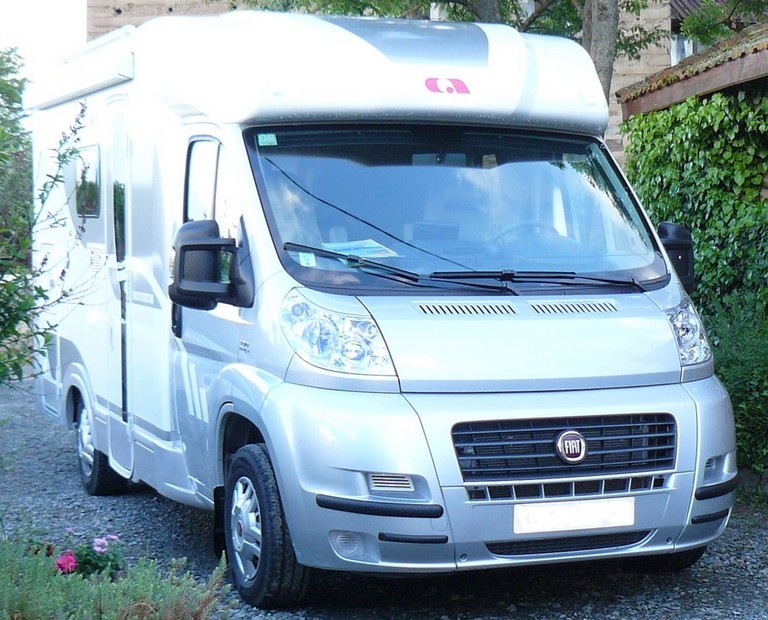 Camping-car profilé compact, Van