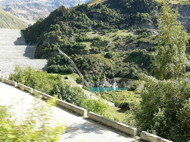 Vallée de l'Eau-d'Olle, Défilé de Maupas, barrage de Grand'Maison, barrage du Verney