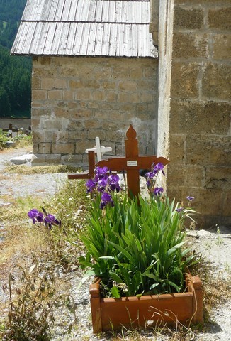 Tombe cimetière de Molines-en-Queyras