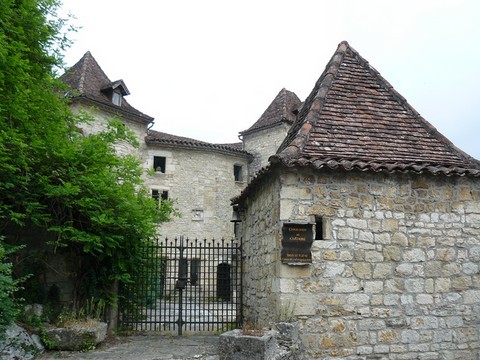 St-Cirq-La-Popie : chambre au château
