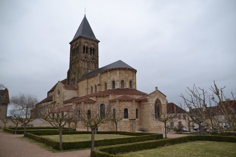 St Menoux église romane