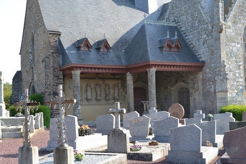 St Léry proche de l'église